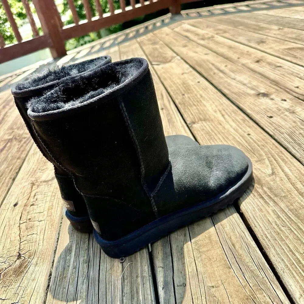 UGG CLASSIC II BOOT BLACK SUEDE SHEARLING LINED WOMENS 8 Great Shape!